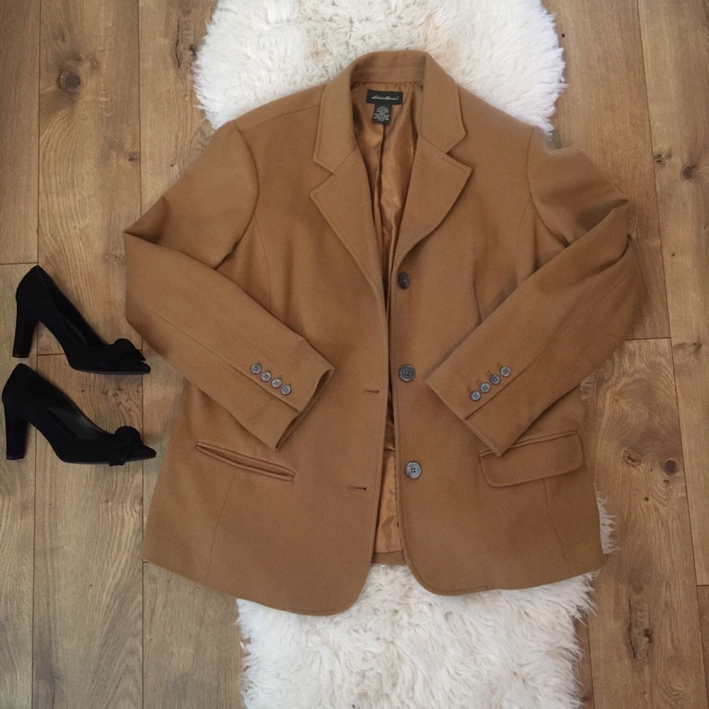Vintage Eddie Bauer classic tan blazer.